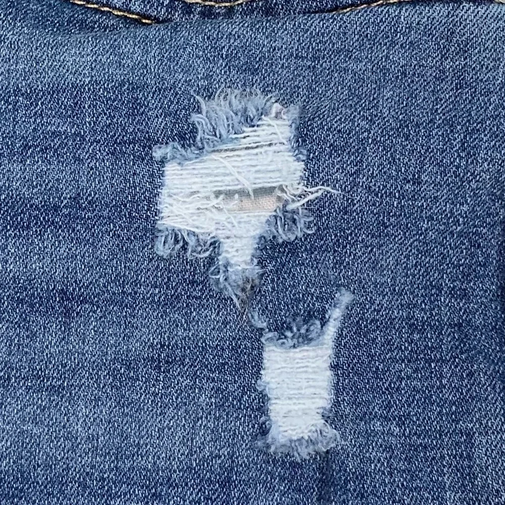 Levi’s Women’s Distressed Denim Cutoff Shorts Size 29 - Picture 10 of 10